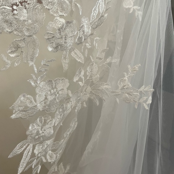 Rose design on the edges with sequins. Cathedral size 118” with wider edges. main image 4